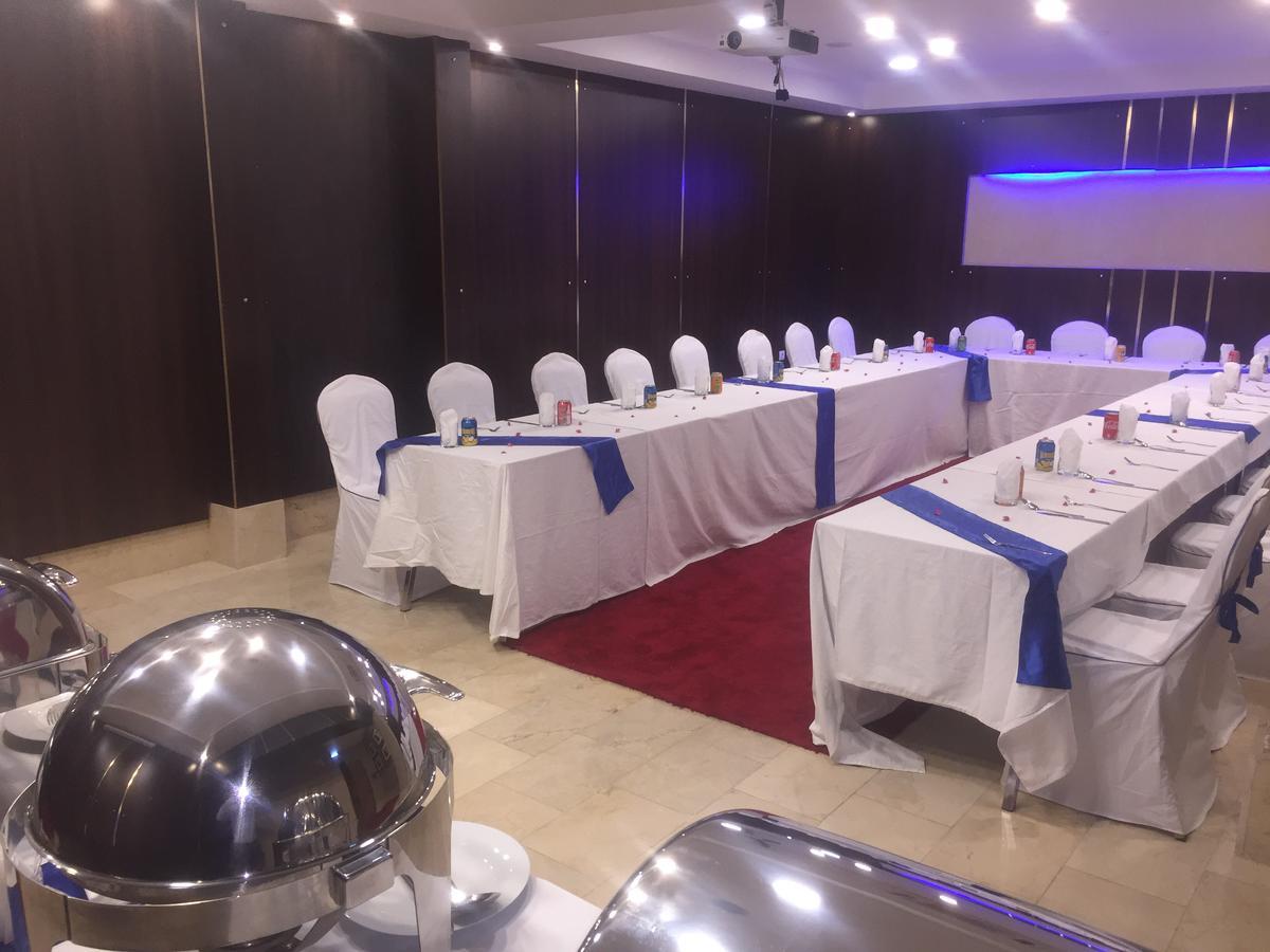 Casablu Hotel Nouakchott Esterno foto
